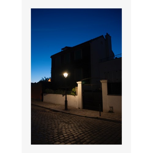 RÉVERBÈRE ET MAISON, MONTMARTRE,PARIS